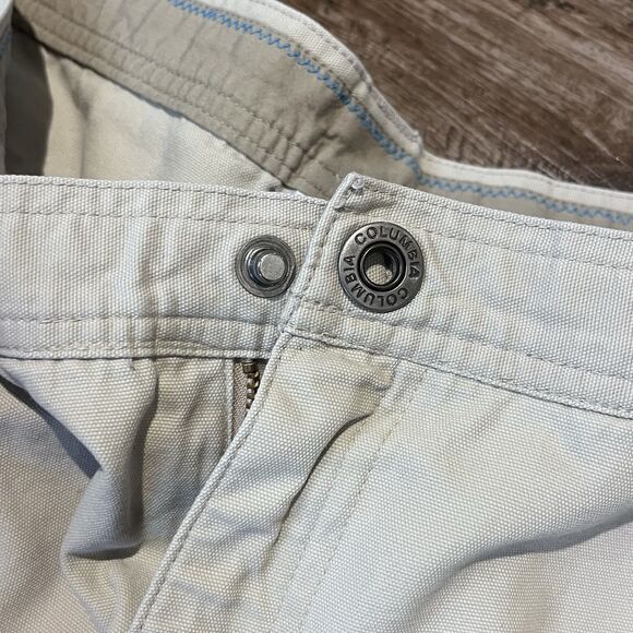 Columbia Shorts Men's 38 Khaki Zip Pockets Hiking Outdoor Cargo 8” - Picture 4 of 8